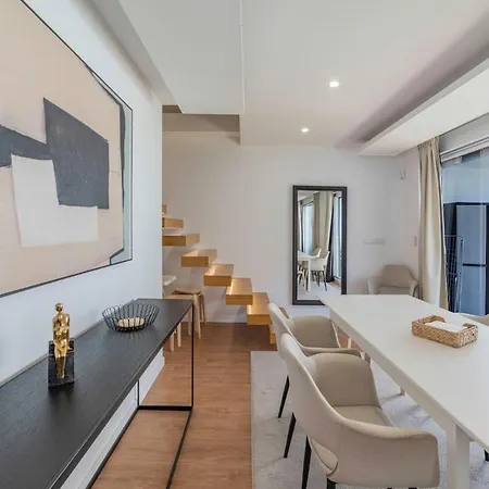 Villa Campolide - Stylish 4br With Jacuzzi *