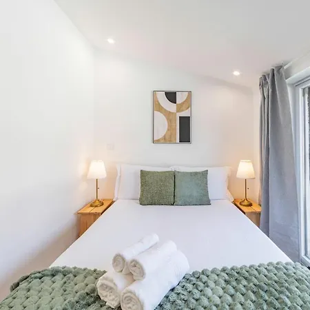 Campolide - Stylish 4br With Jacuzzi * Lissabon