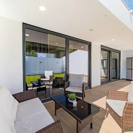 Villa Campolide - Stylish 4br With Jacuzzi *