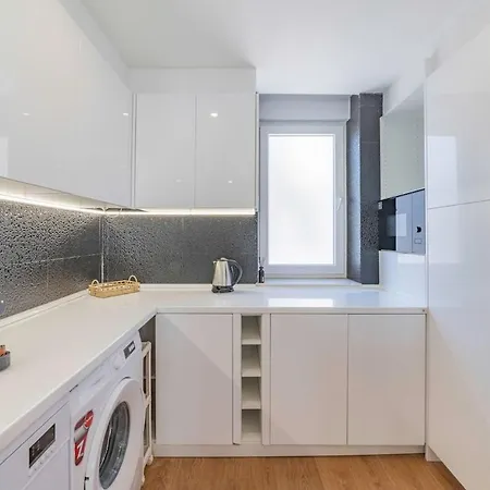 Campolide - Stylish 4br With Jacuzzi Lissabon