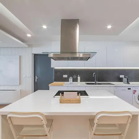 Campolide - Stylish 4br With Jacuzzi Lissabon