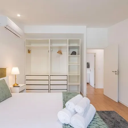 Villa Campolide - Stylish 4br With Jacuzzi Lissabon