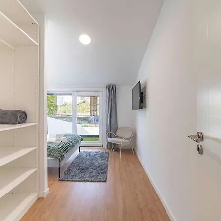 Campolide - Stylish 4br With Jacuzzi Villa