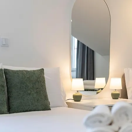 Campolide - Stylish 4br With Jacuzzi * Lissabon
